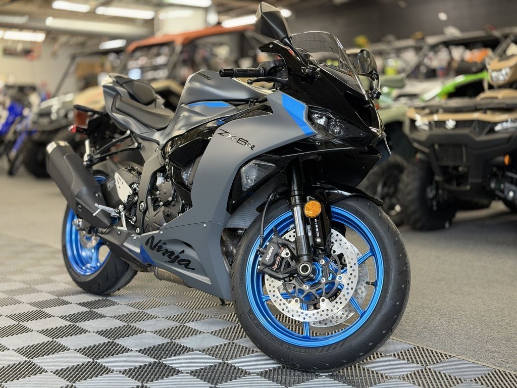 Used 2024 Kawasaki Ninja ZX-6R Base For Sale in Metuchen, NJ