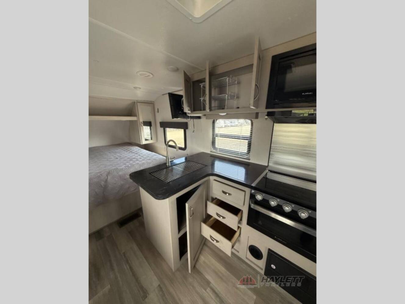 A photo of this 2021 Prime Time Rv Tracer 22RBS