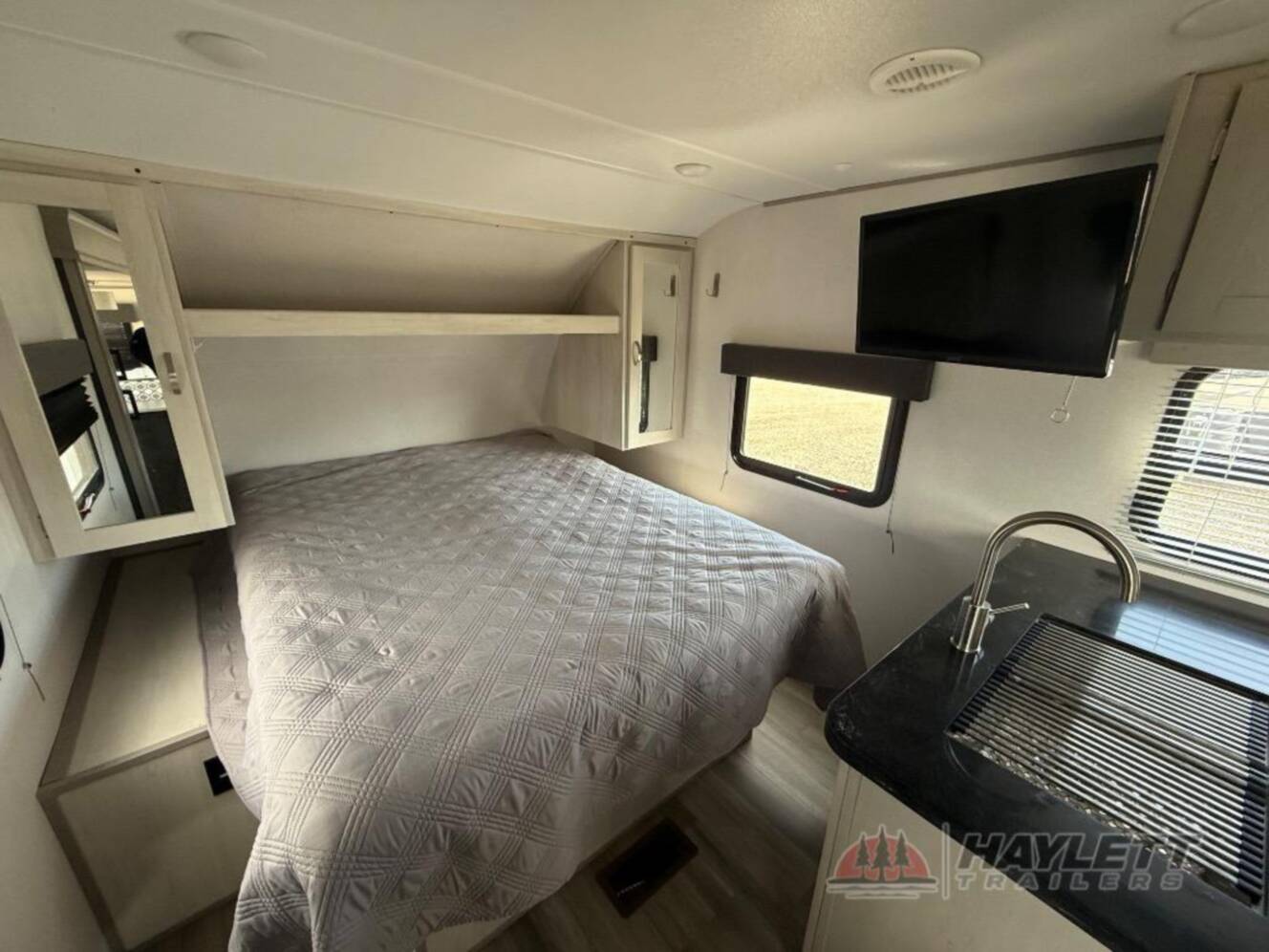 A photo of this 2021 Prime Time Rv Tracer 22RBS