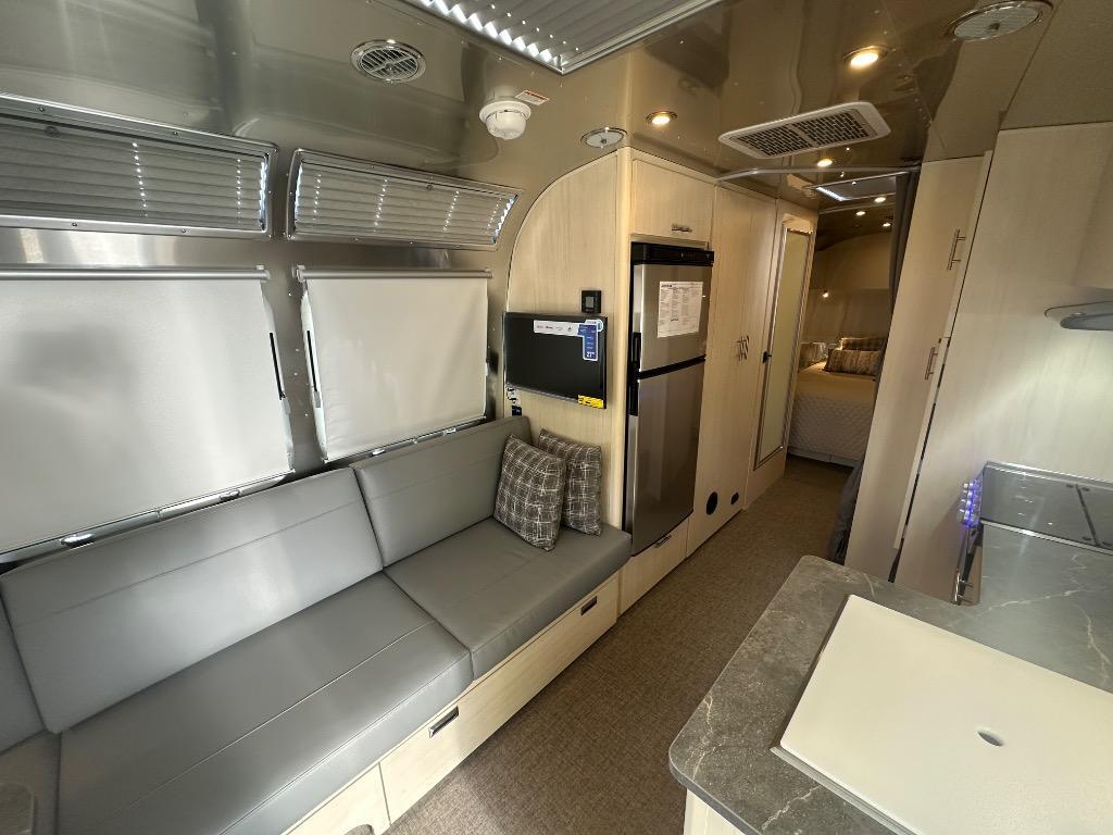 2026 Airstream Flying Cloud 27FB Hatch With Solar and Lithium in monroe NC