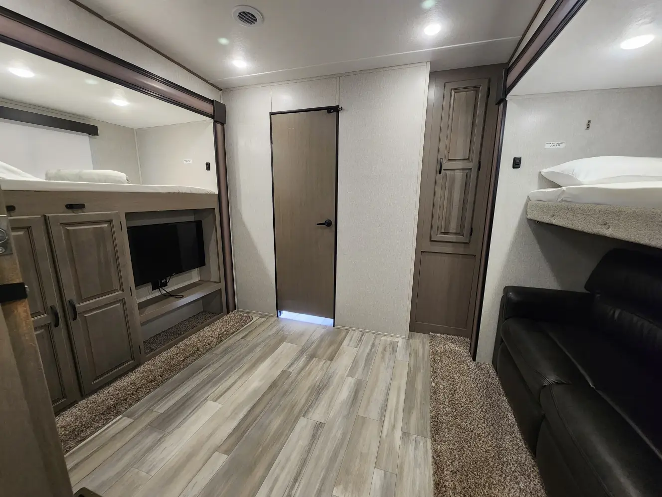 A photo of this 2022 Coachmen CHAPARRAL 367BH