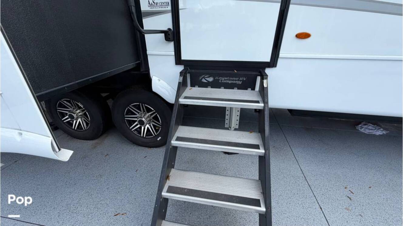 A photo of this 2022 Keystone Montana 3231CK