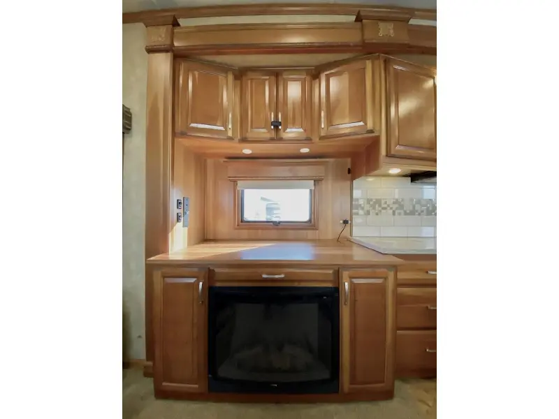 2016 DRV MOBILE SUITES 38RSSA