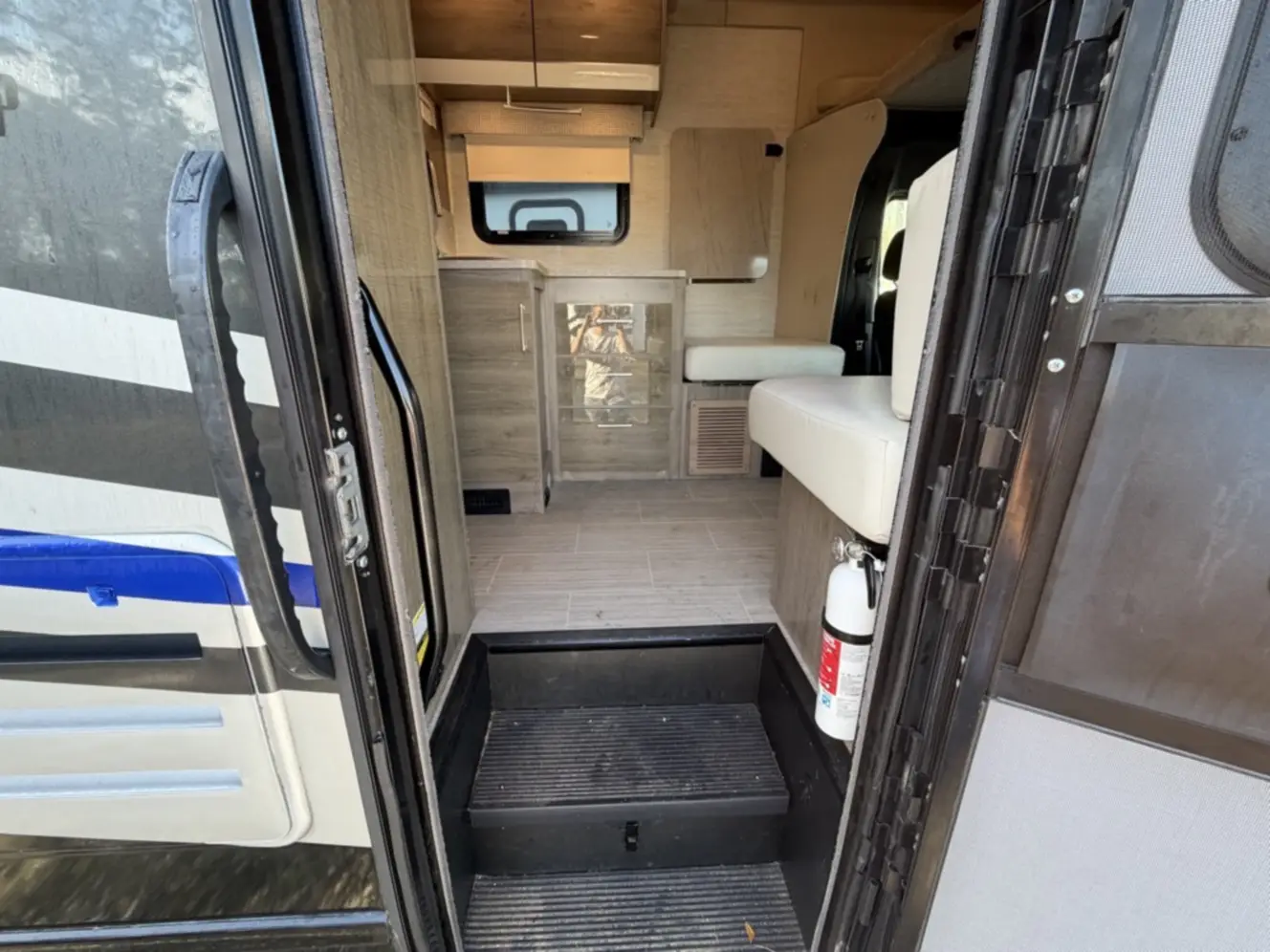 A photo of this 2022 Jayco MELBOURNE PRESTIGE 24NP
