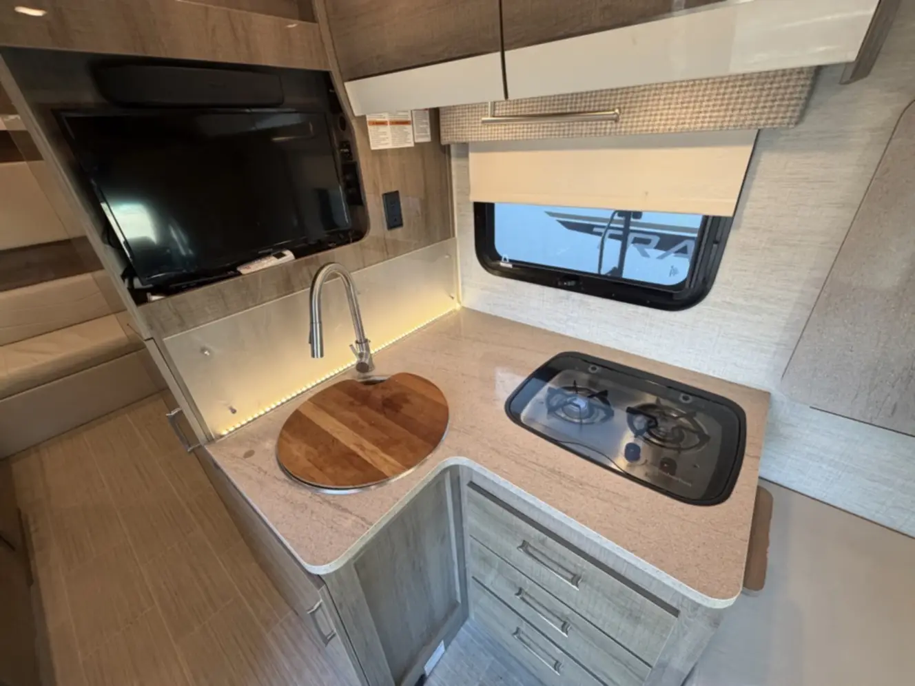 A photo of this 2022 Jayco MELBOURNE PRESTIGE 24NP