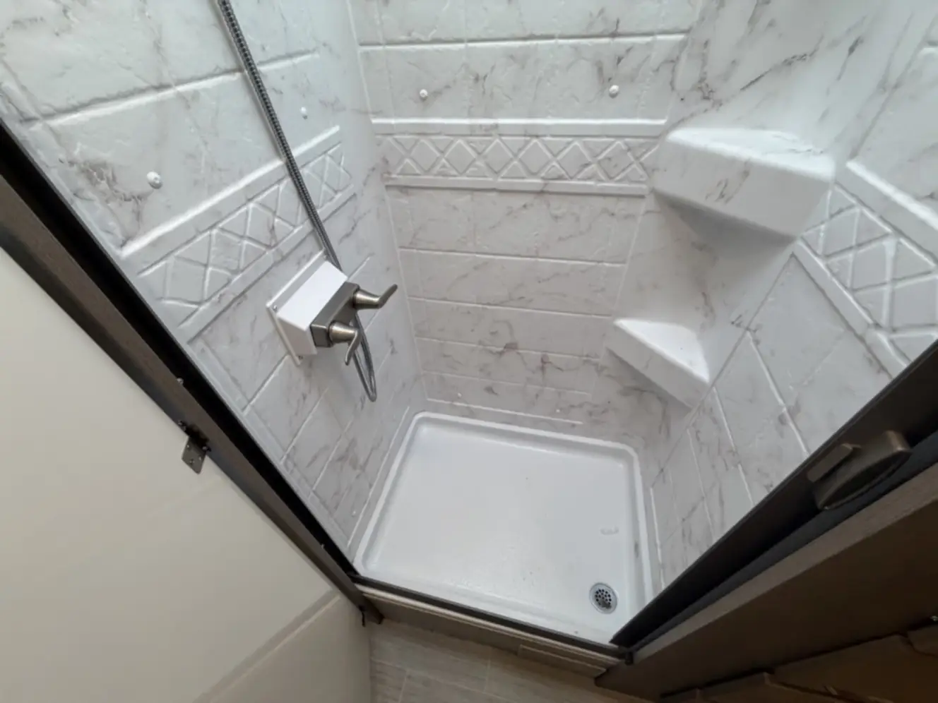 A photo of this 2022 Jayco MELBOURNE PRESTIGE 24NP