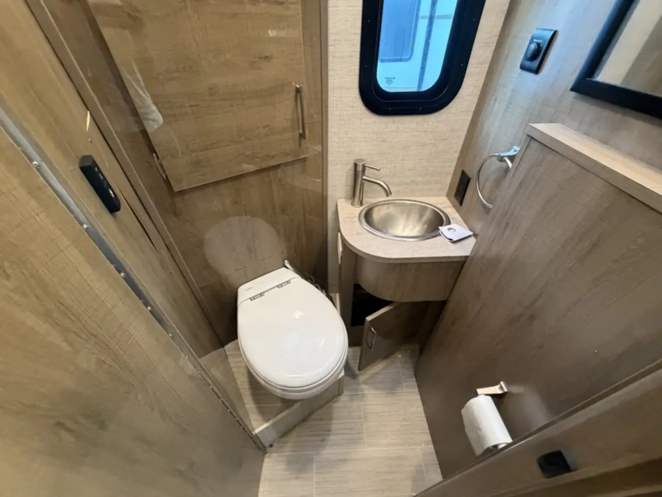 A photo of this 2022 Jayco MELBOURNE PRESTIGE 24NP