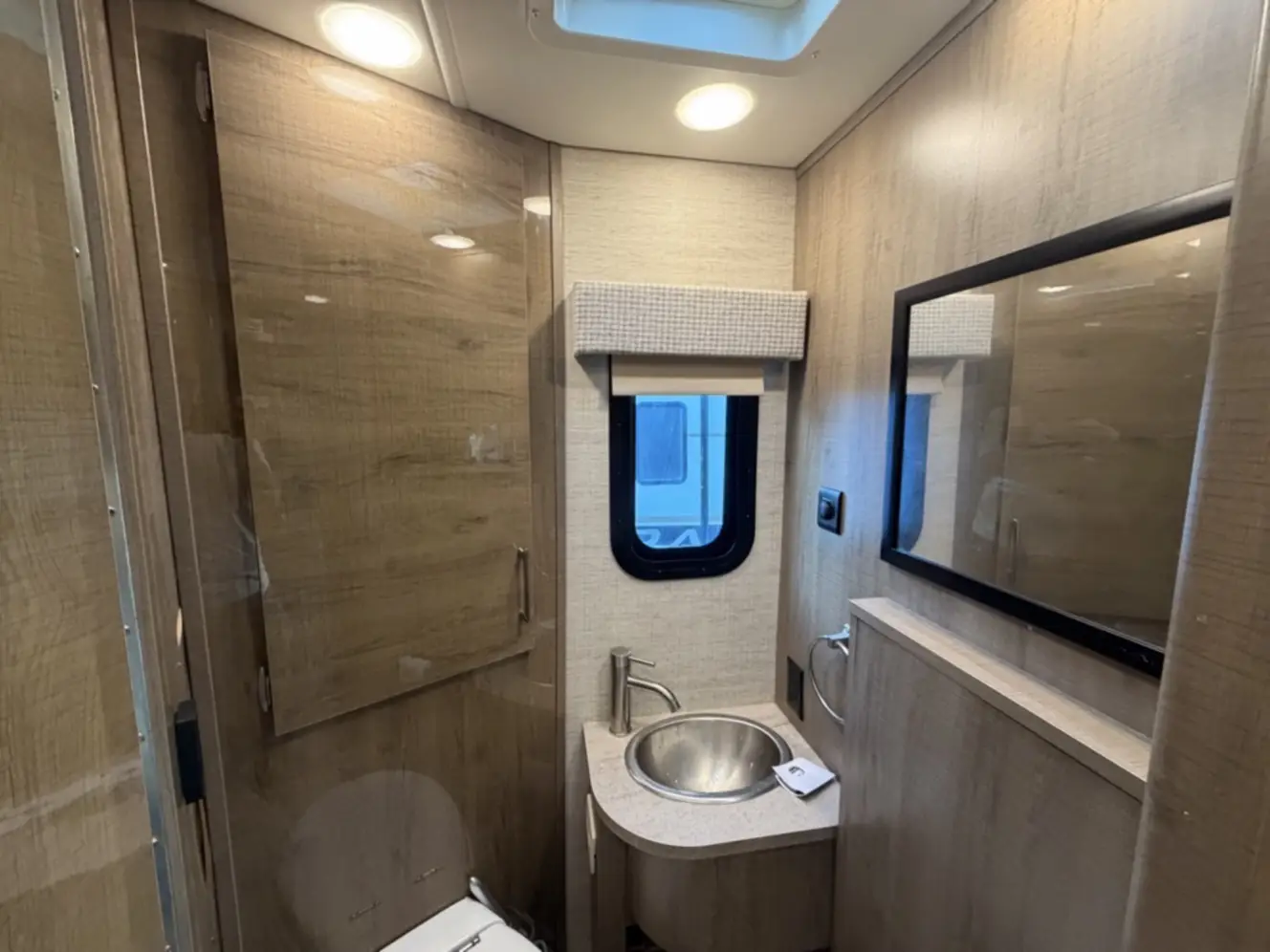 A photo of this 2022 Jayco MELBOURNE PRESTIGE 24NP