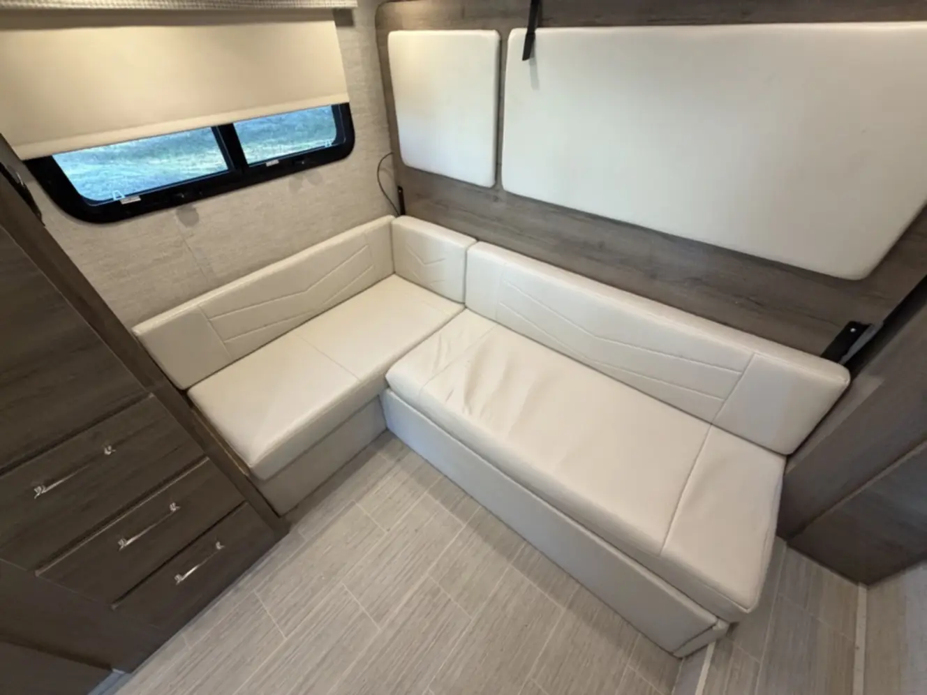 A photo of this 2022 Jayco MELBOURNE PRESTIGE 24NP