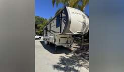 2017 Keystone MONTANA 3160RL RV