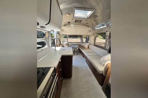 2019 Airstream GLOBETROTTER 27FBQ in hermosa beach CA