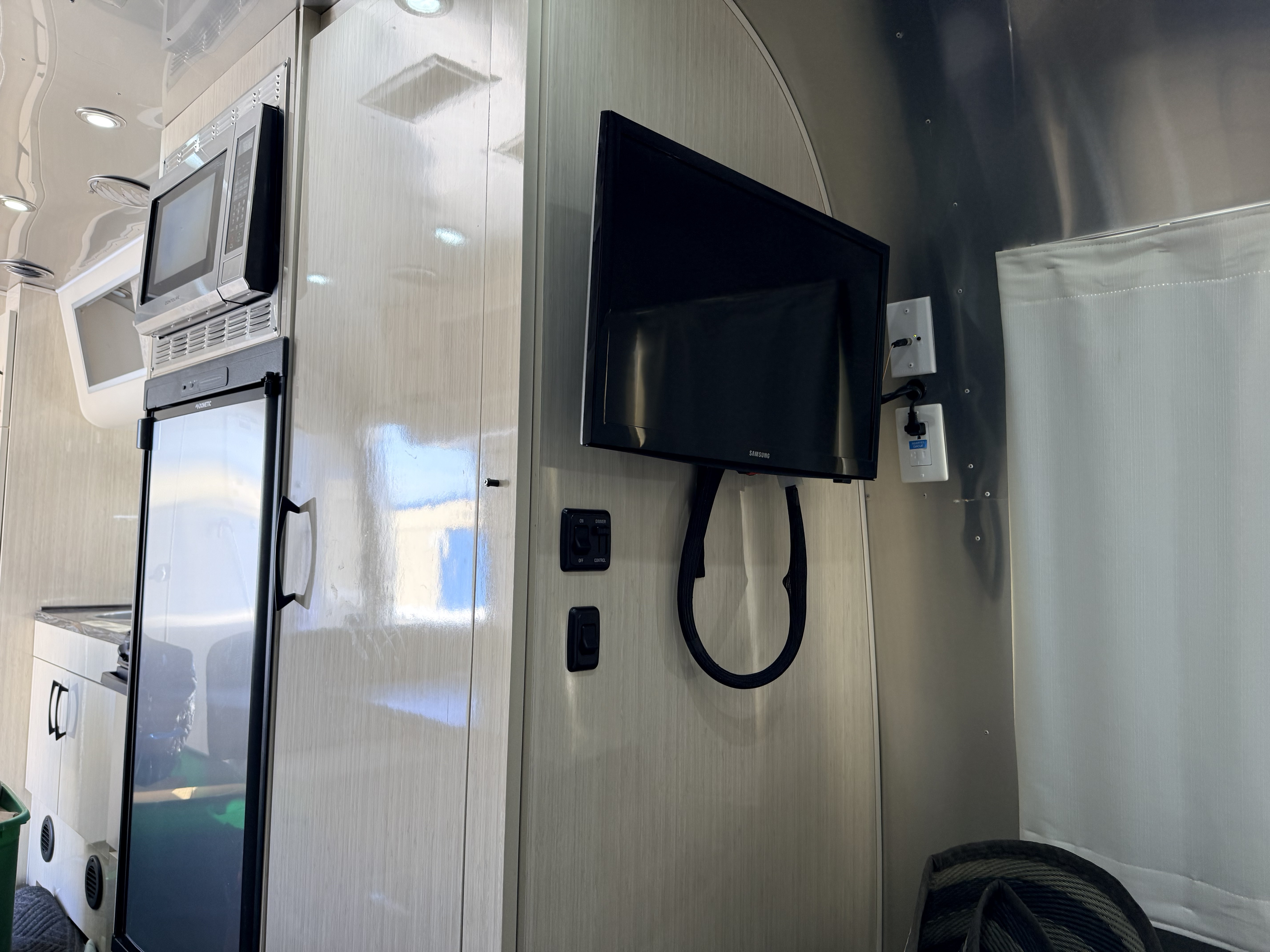 2018 Airstream INTERNATIONAL SERENITY 23FB in georgetown DE