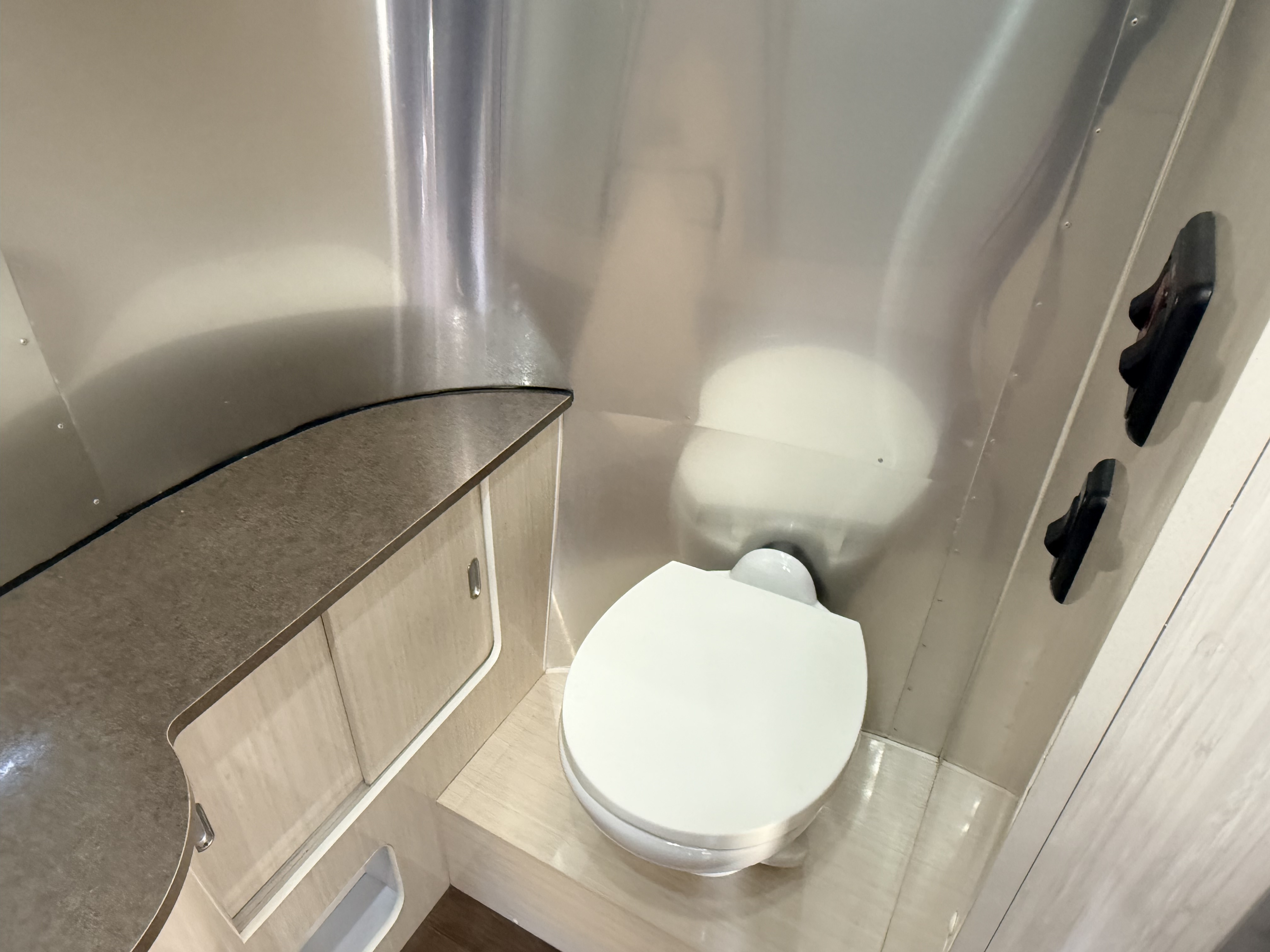 2018 Airstream INTERNATIONAL SERENITY 23FB in georgetown DE