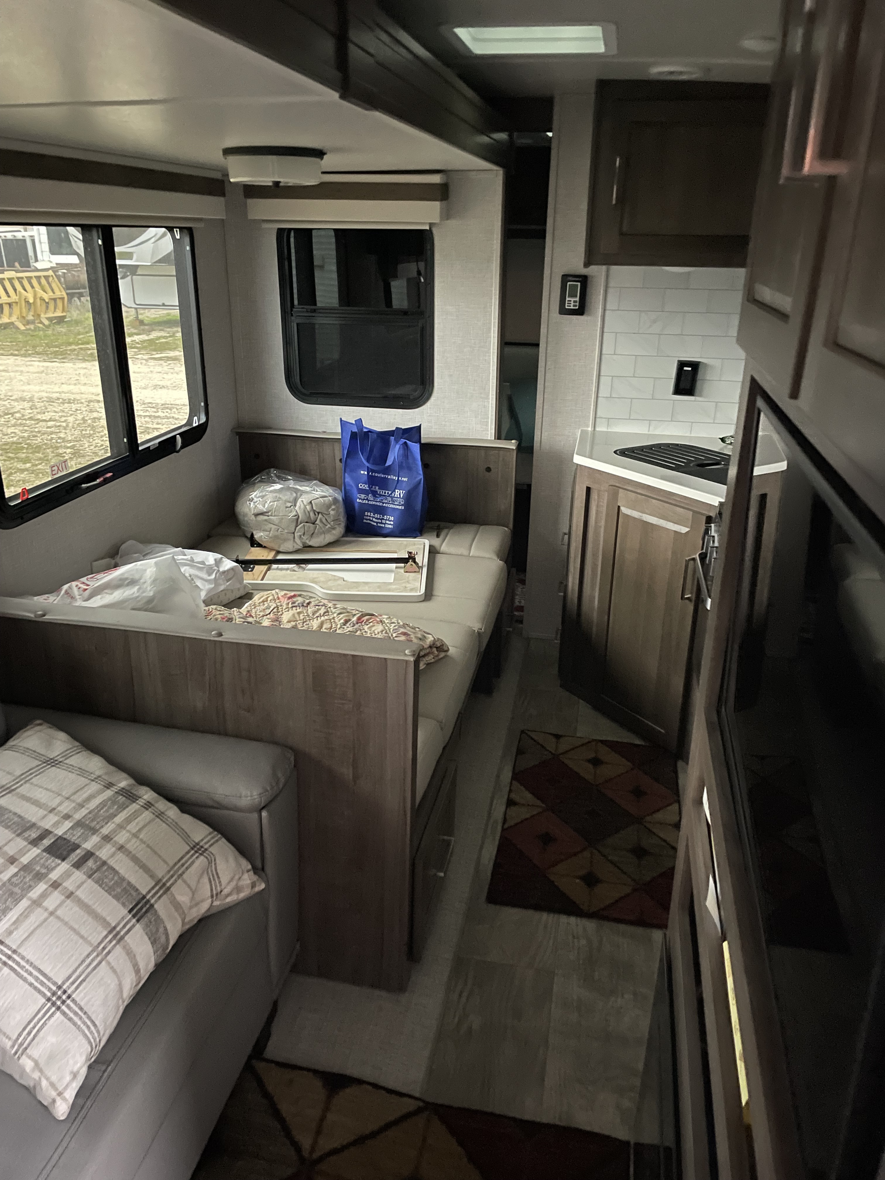 2023 Forest River ROCKWOOD SIGNATURE ULTRA LITE FW 8291RK in dubuque IA