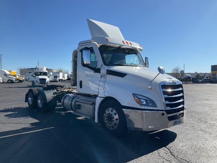 2020 FREIGHTLINER CASCADIA 126 in Colorado Springs, CO