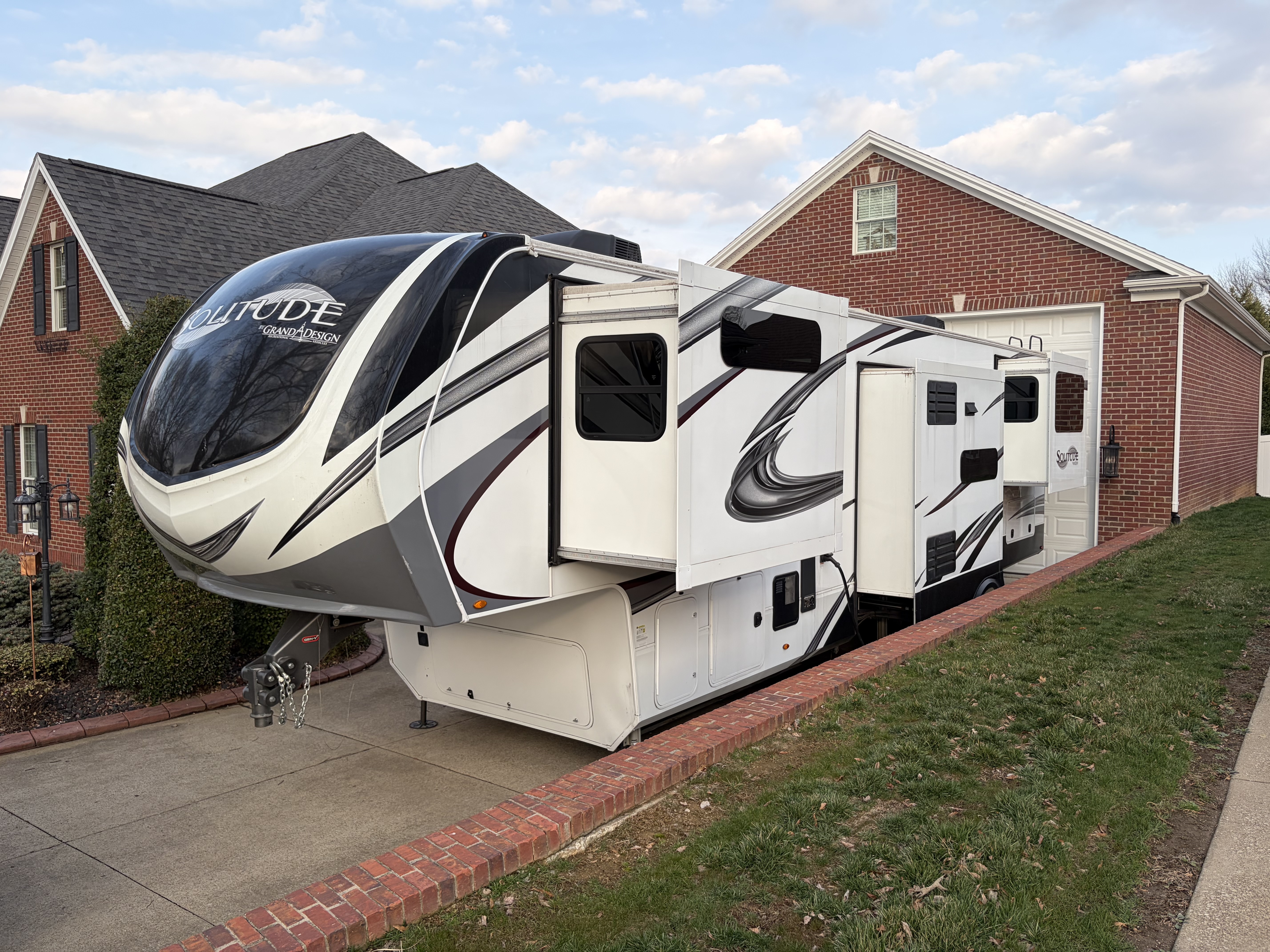 2022 Grand Design SOLITUDE 375RES RV