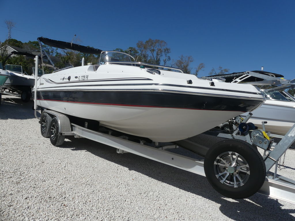 2013 Hurricane SunDeck Sport SS 231 OB SS 188 OB in bradenton FL