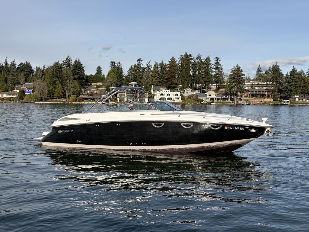 2008 Cobalt Boats 323 in bellevue WA