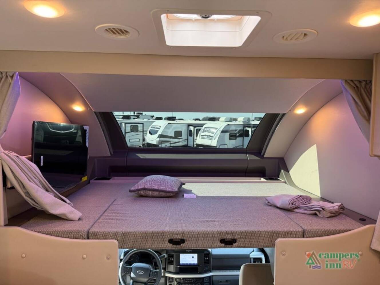 A photo of this 2026 Thor Motor Coach Omni Trail R36