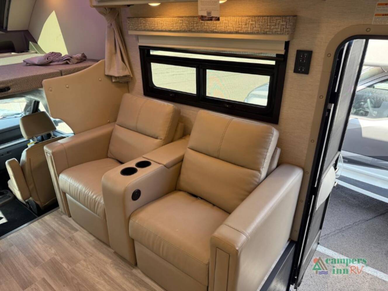 A photo of this 2026 Thor Motor Coach Omni Trail R36