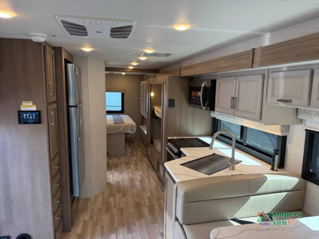 A photo of this 2026 Thor Motor Coach Omni Trail R36