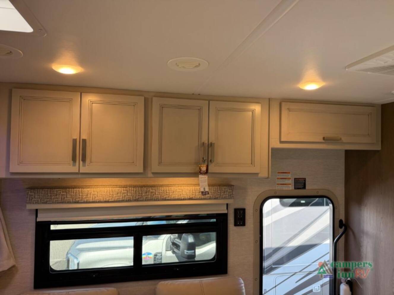 A photo of this 2026 Thor Motor Coach Omni Trail R36