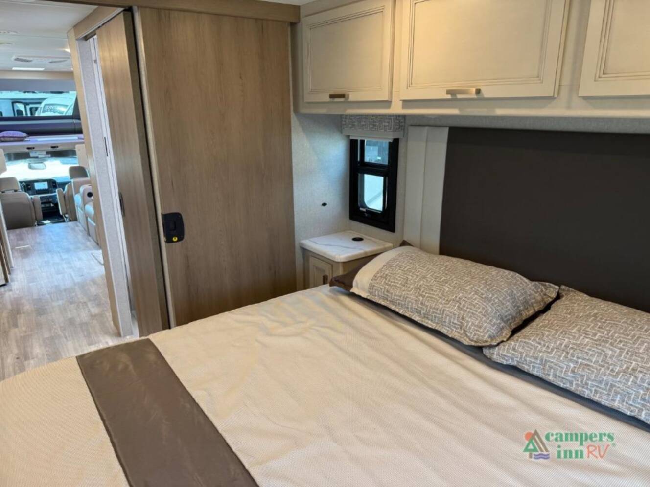 A photo of this 2026 Thor Motor Coach Omni Trail R36