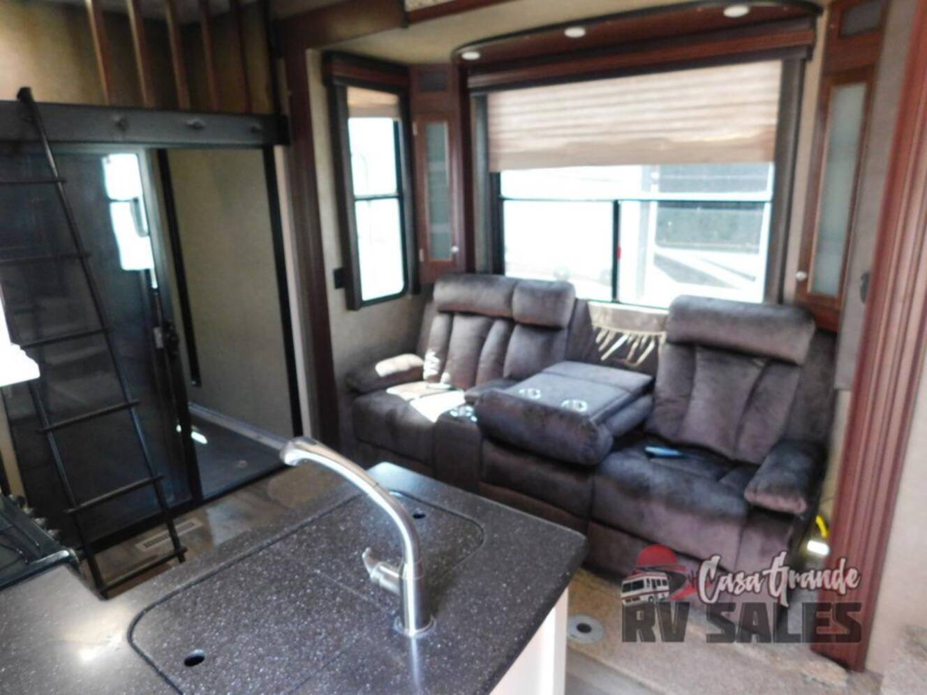 A photo of this 2015 Heartland Road Warrior 310