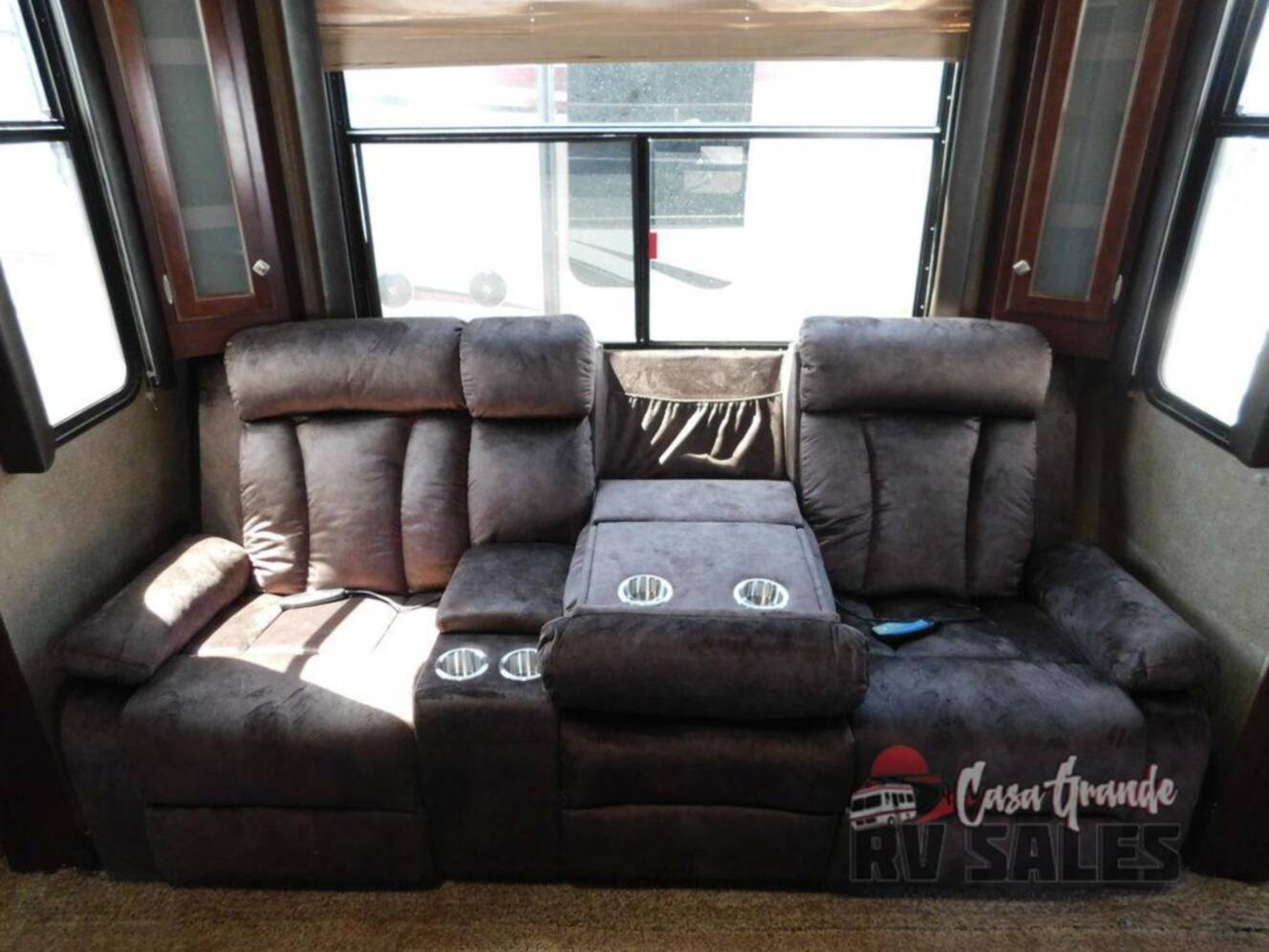 A photo of this 2015 Heartland Road Warrior 310