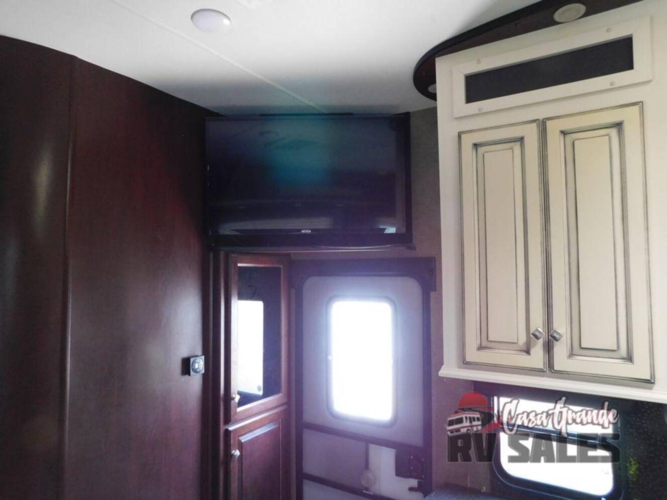 A photo of this 2015 Heartland Road Warrior 310