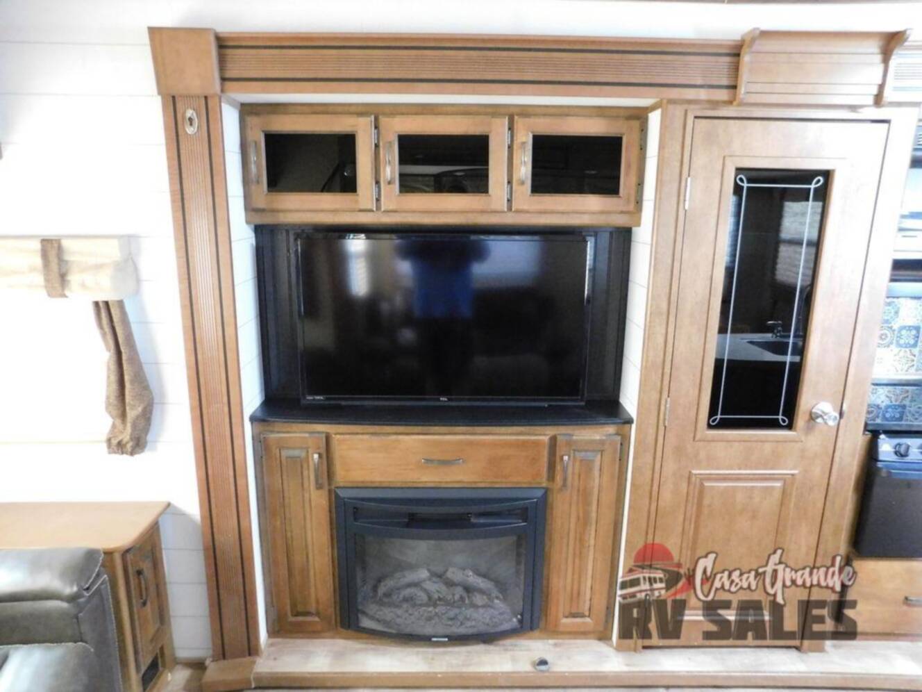 A photo of this 2015 Grand Design Reflection 313RLTS