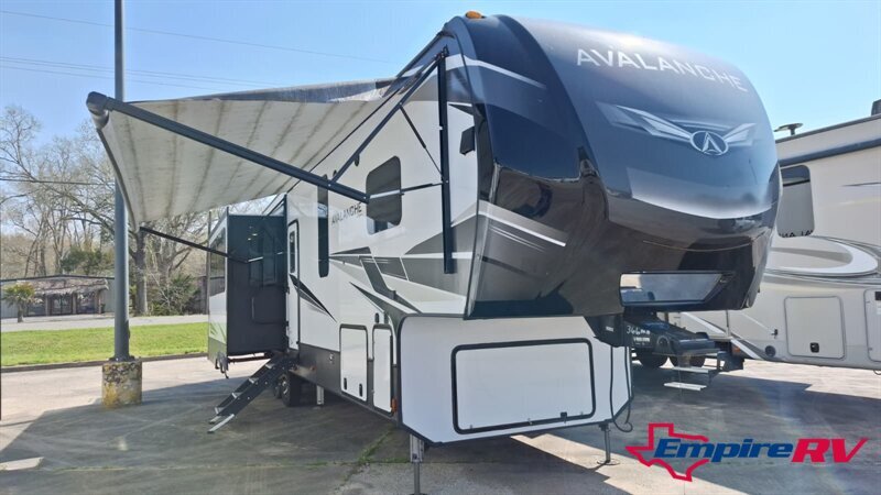 2020 Keystone AVALANCHE 366MB in liberty TX