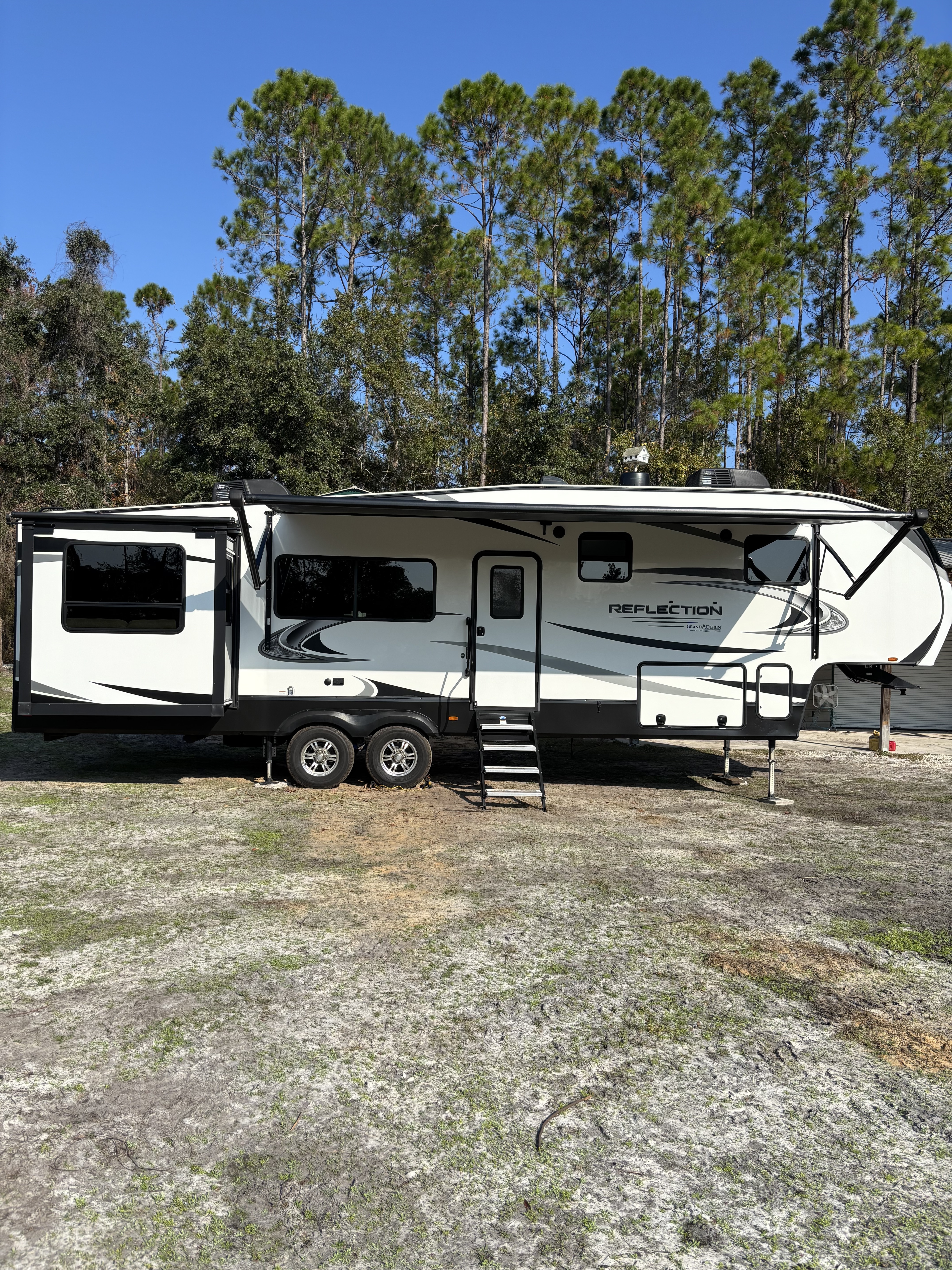 2021 Grand Design REFLECTION 340RDS RV