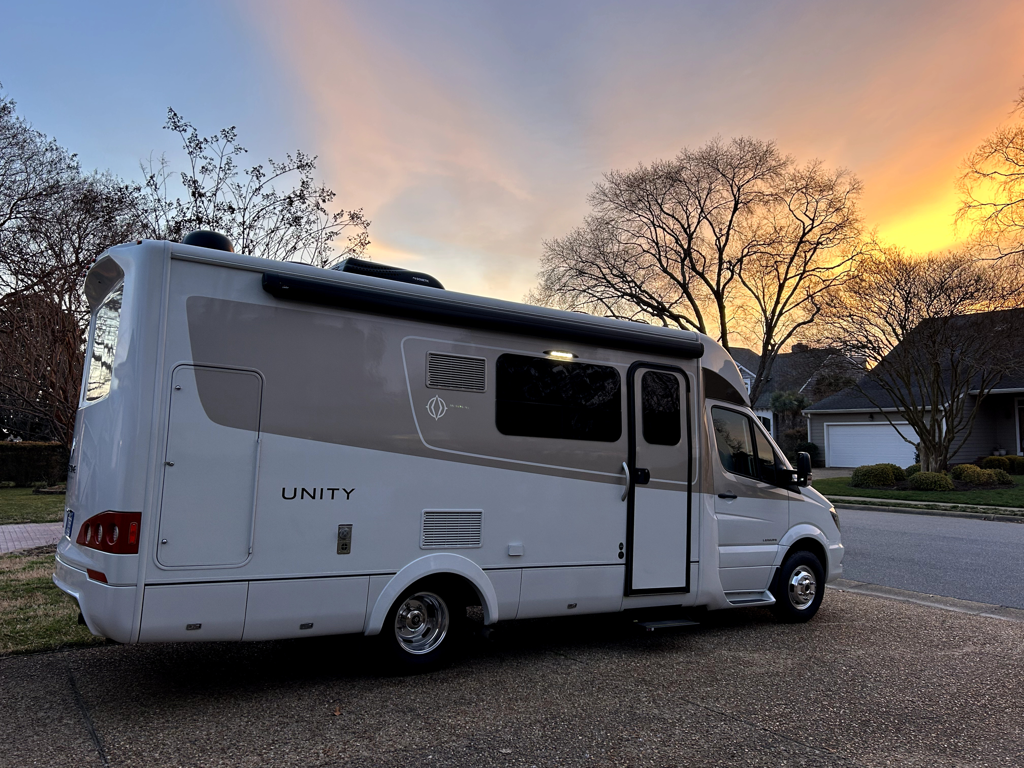 2019 Leisure Travel UNITY MBL RV