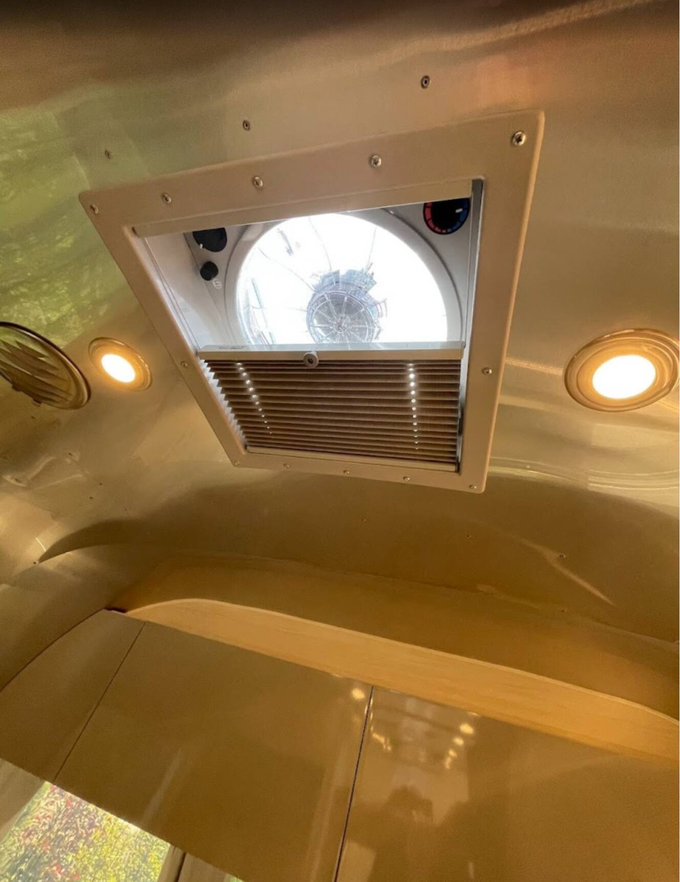 A photo of this 2022 Airstream FLYING CLOUD 23FB QUEEN