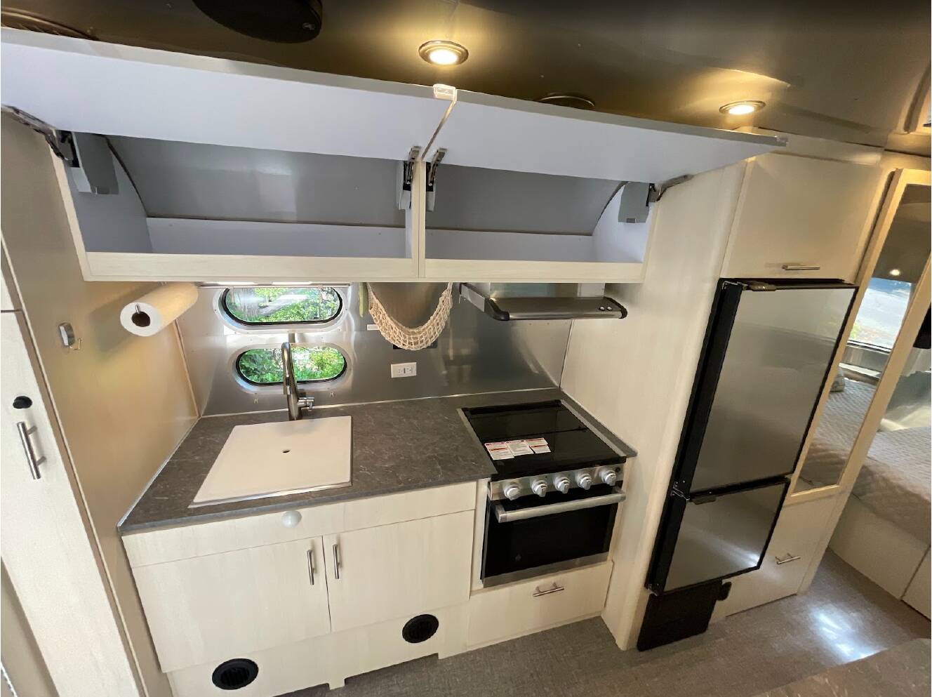 A photo of this 2022 Airstream FLYING CLOUD 23FB QUEEN