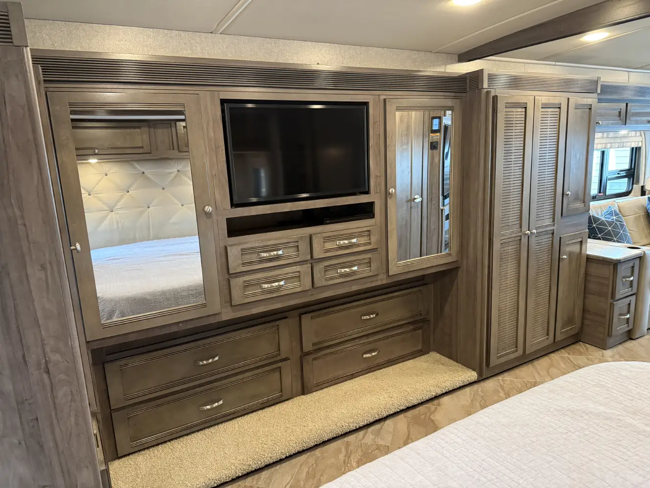 A photo of this 2019 Winnebago FORZA 38F
