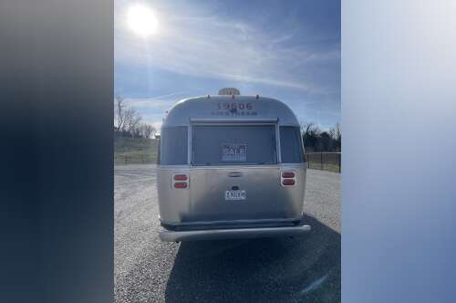 2012 Airstream INTERNATIONAL SIGNATURE 27FBQ in bentonville AR
