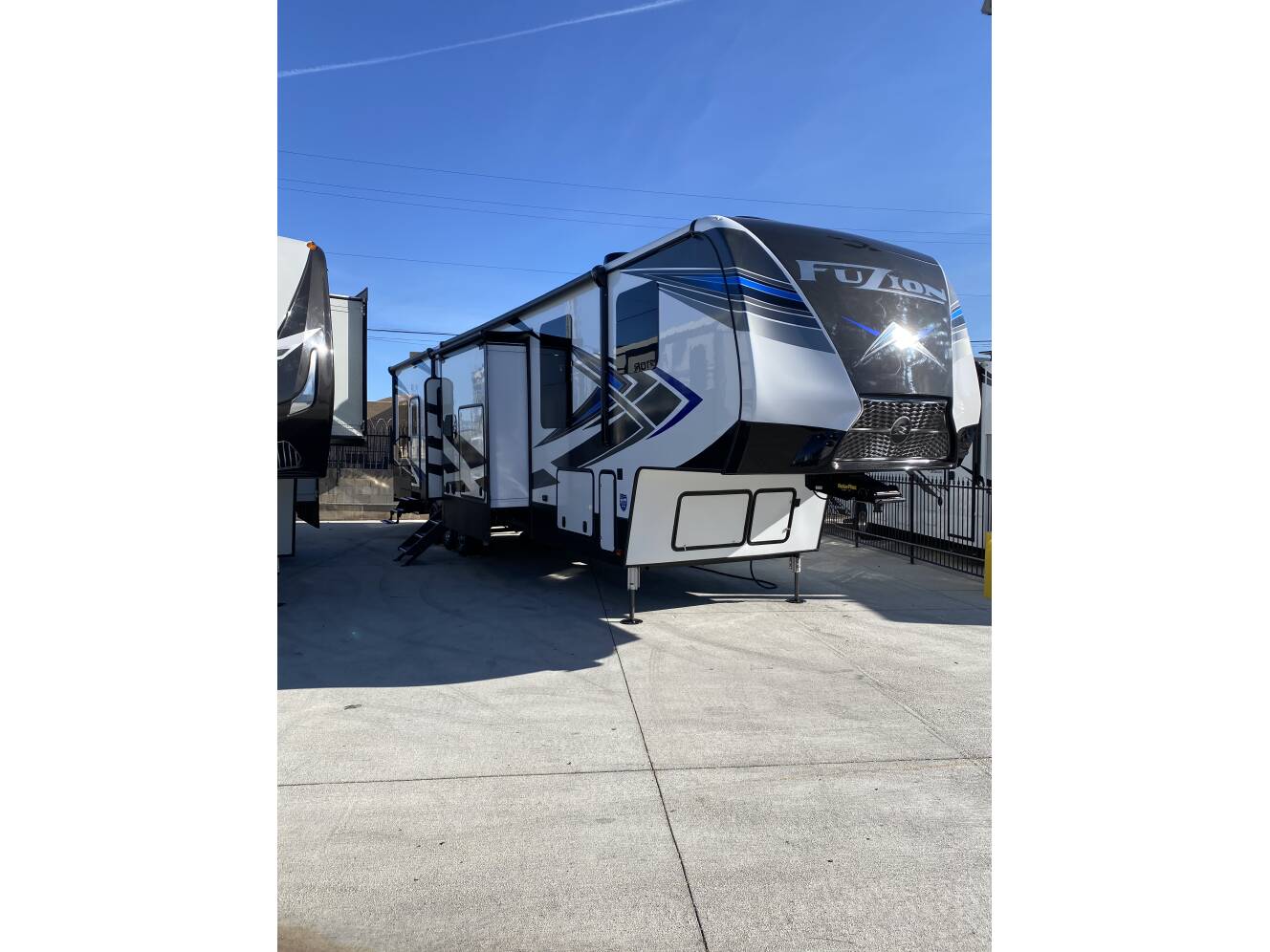A photo of this 2020 Keystone FUZION 427