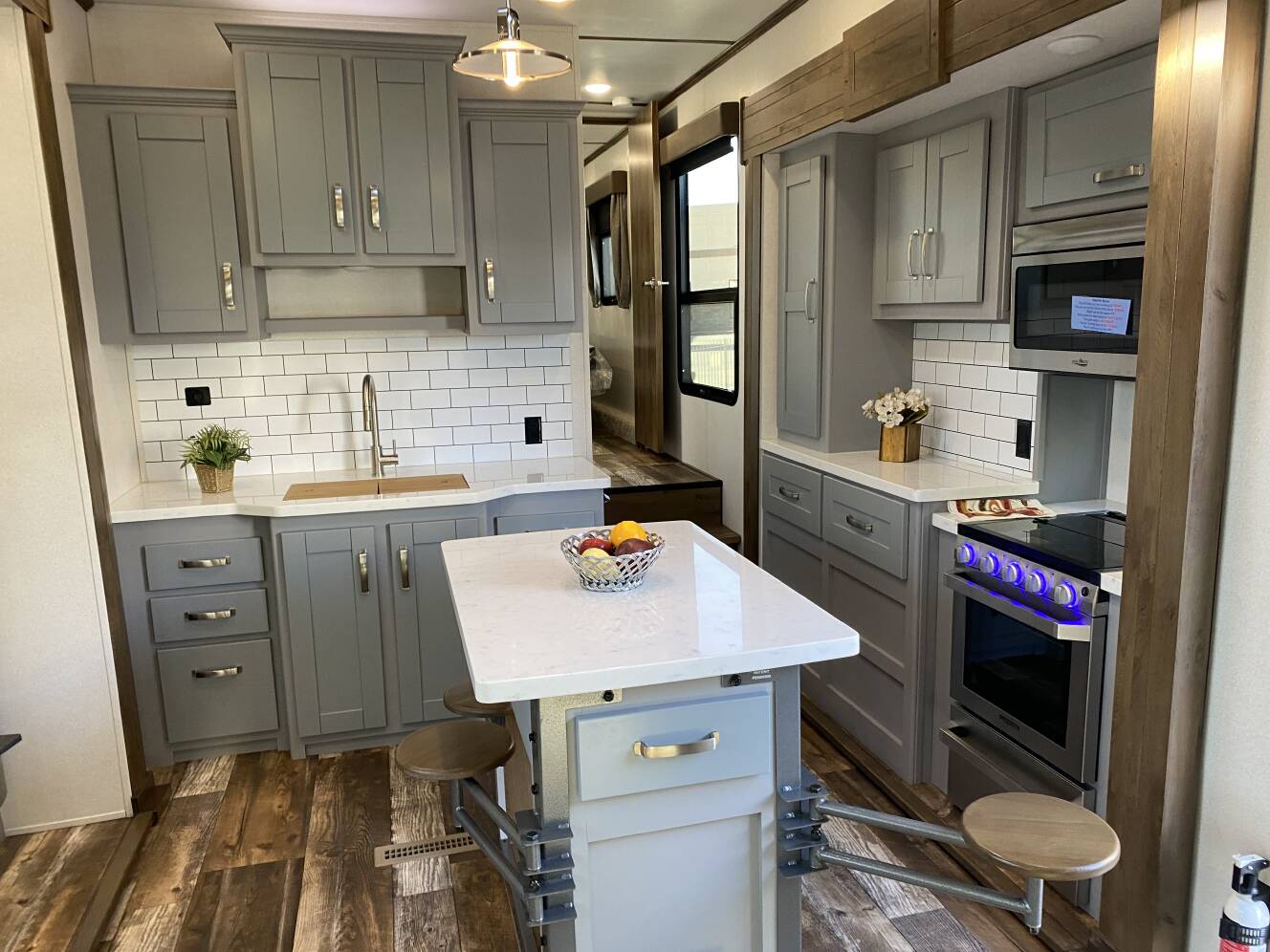 A photo of this 2020 Keystone FUZION 427