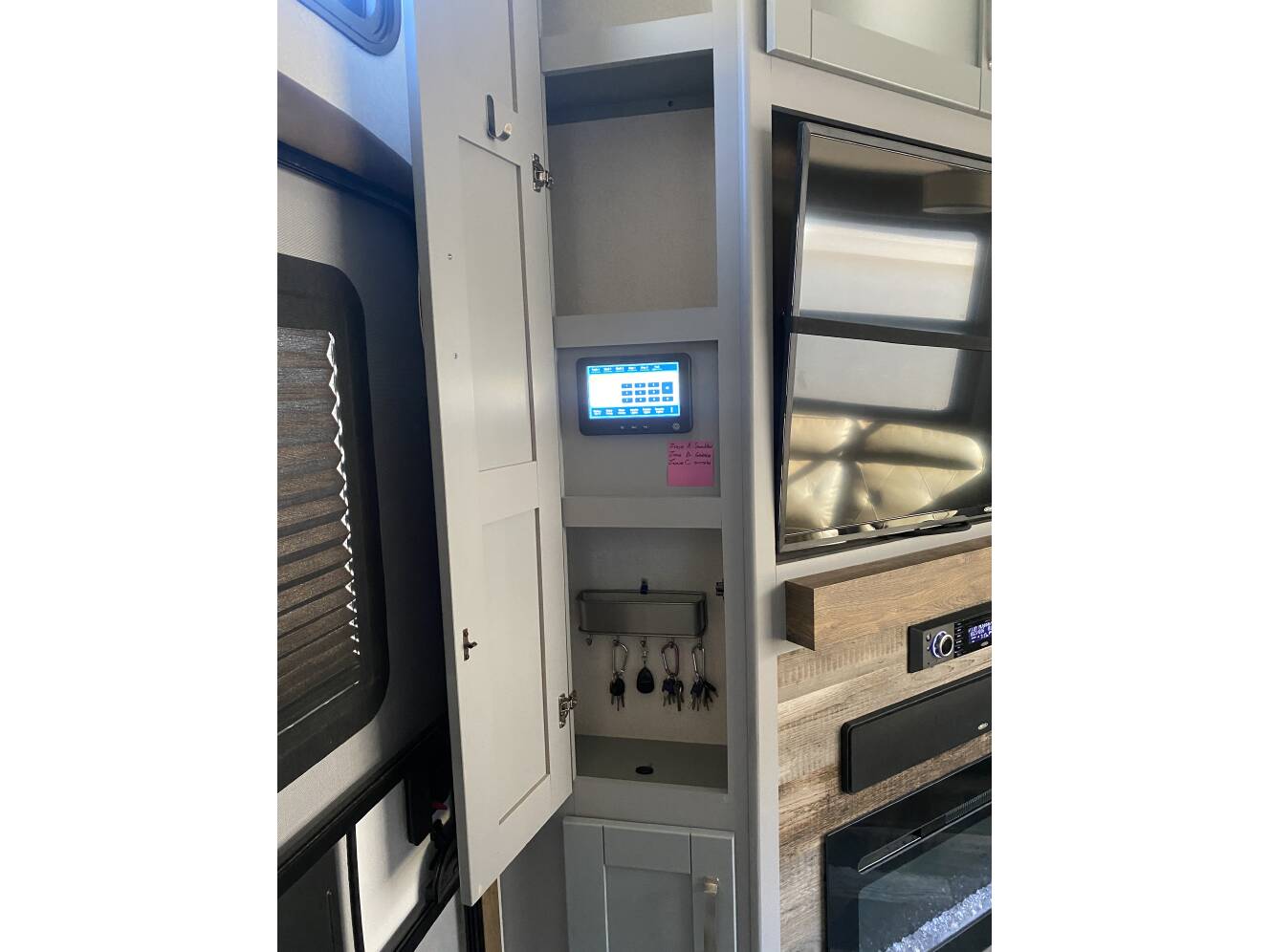 A photo of this 2020 Keystone FUZION 427