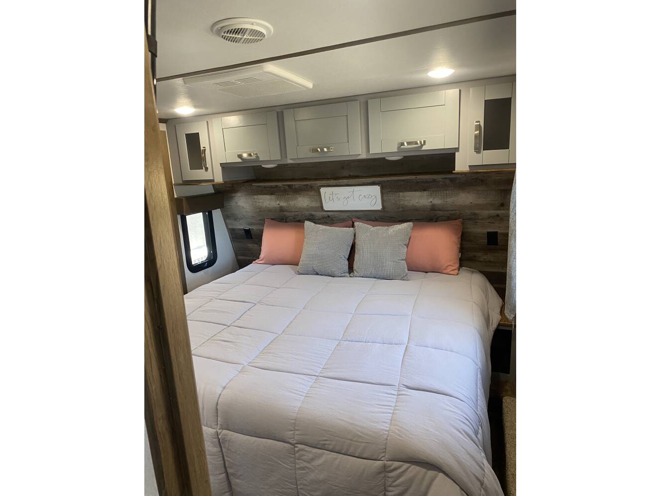 A photo of this 2020 Keystone FUZION 427