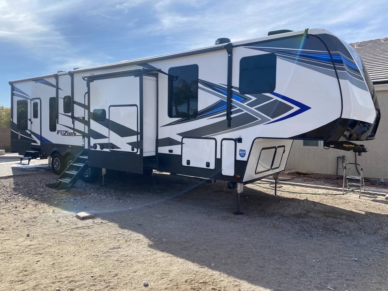 A photo of this 2020 Keystone FUZION 427