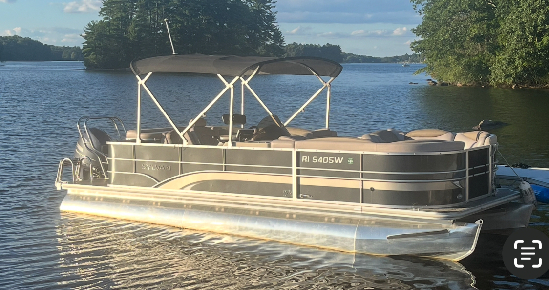 2014 Sylvan pontoon in chepachet RI