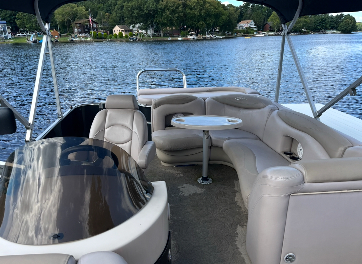 2014 Sylvan pontoon in chepachet RI