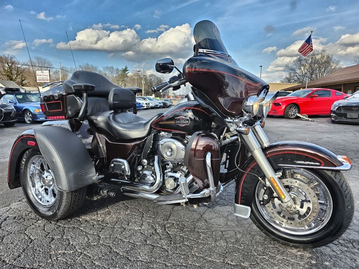 2011 Harley-Davidson FLHTCUTG TRI GLIDE ULTRA CLASSIC TRIKE ULTRA CLASSIC® in Ross, OH