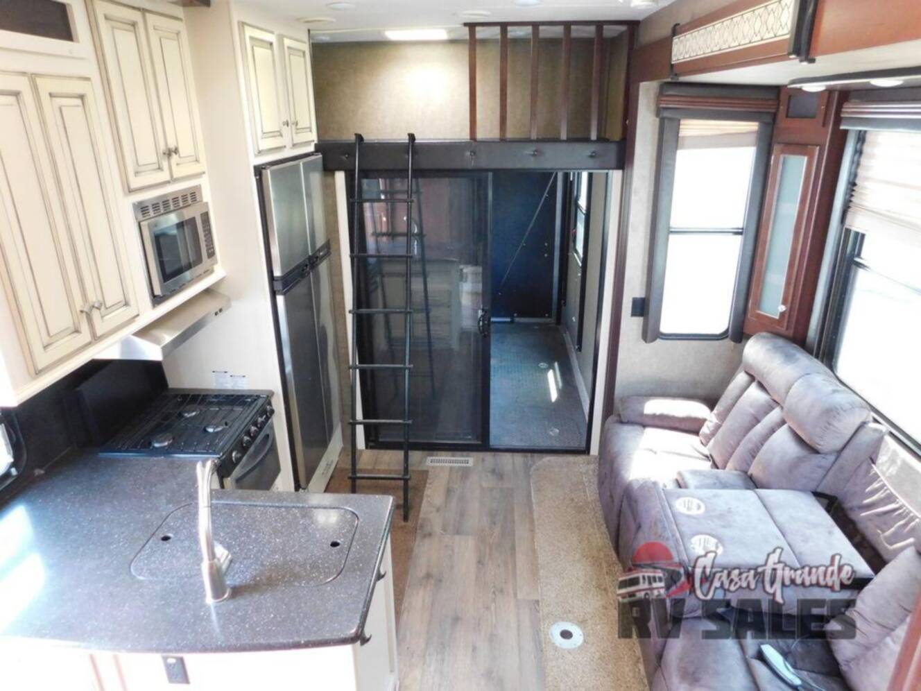 A photo of this 2015 Heartland Road Warrior 310