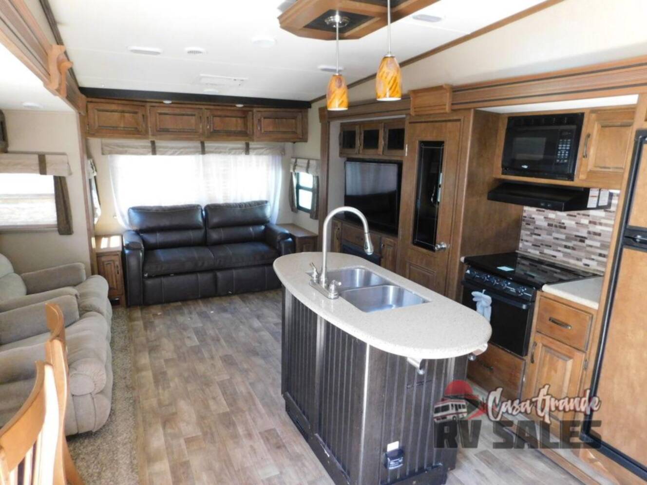 A photo of this 2016 Grand Design Reflection 303RLS