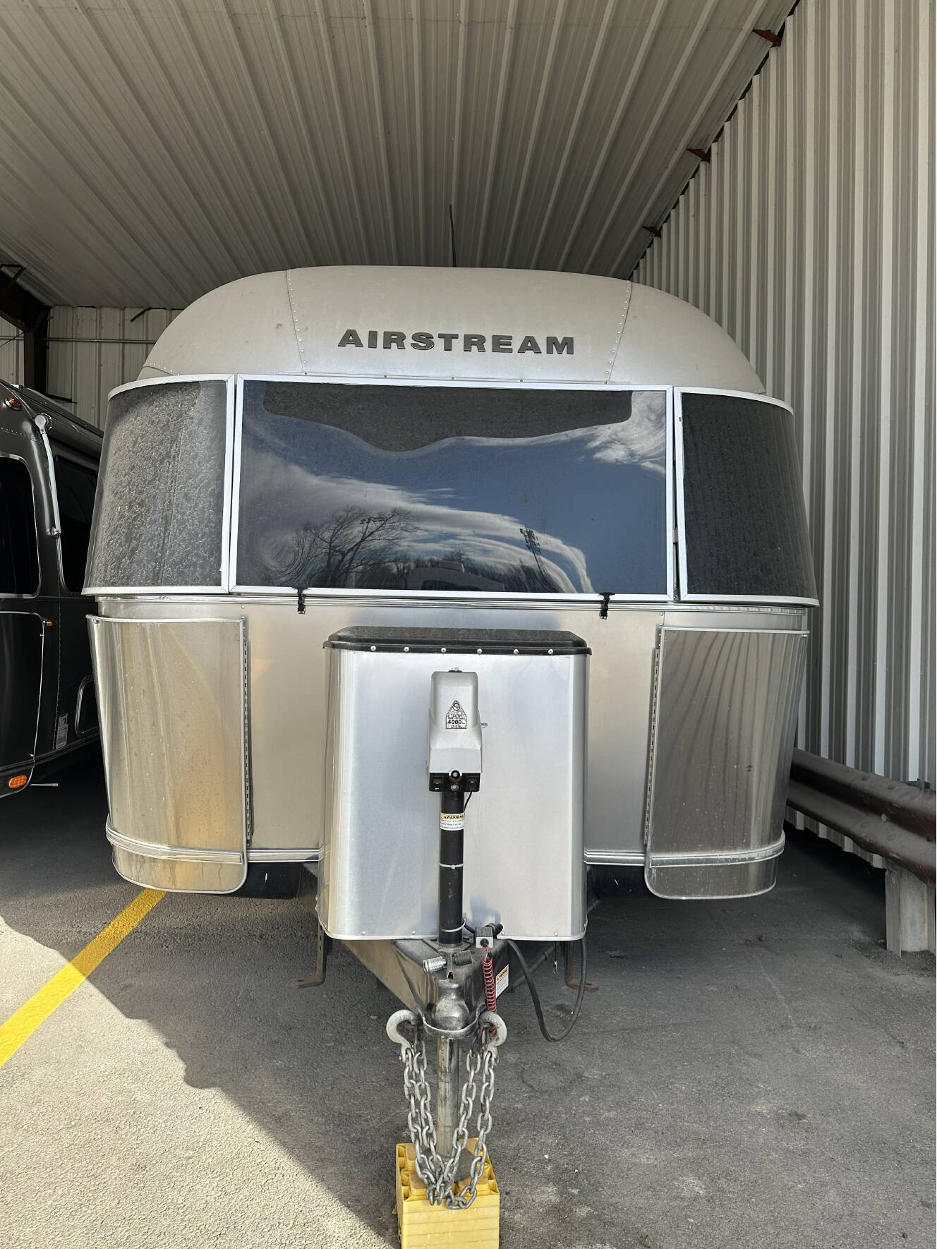 A photo of this 2019 Airstream INTERNATIONAL SIGNATURE 28RBT