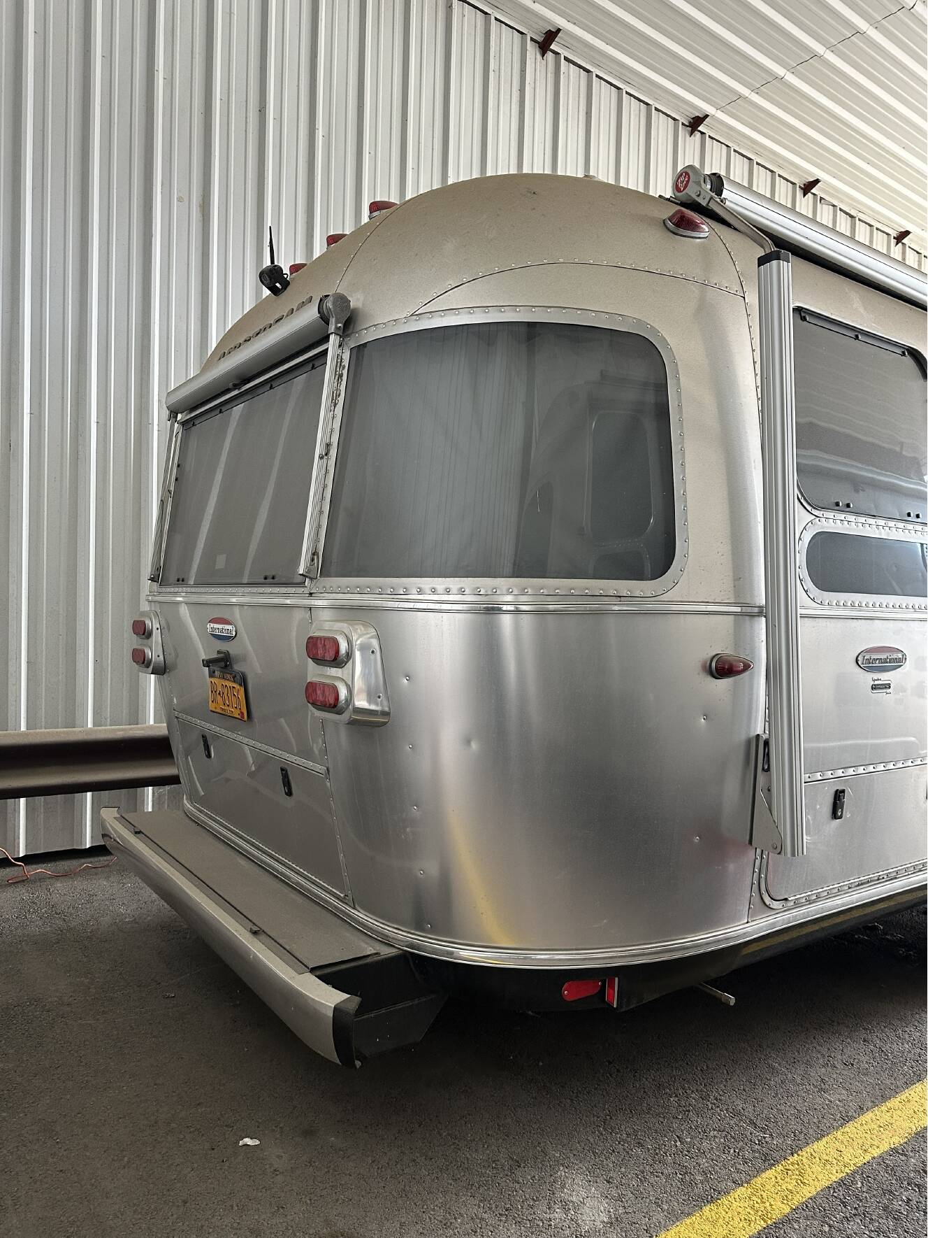 A photo of this 2019 Airstream INTERNATIONAL SIGNATURE 28RBT
